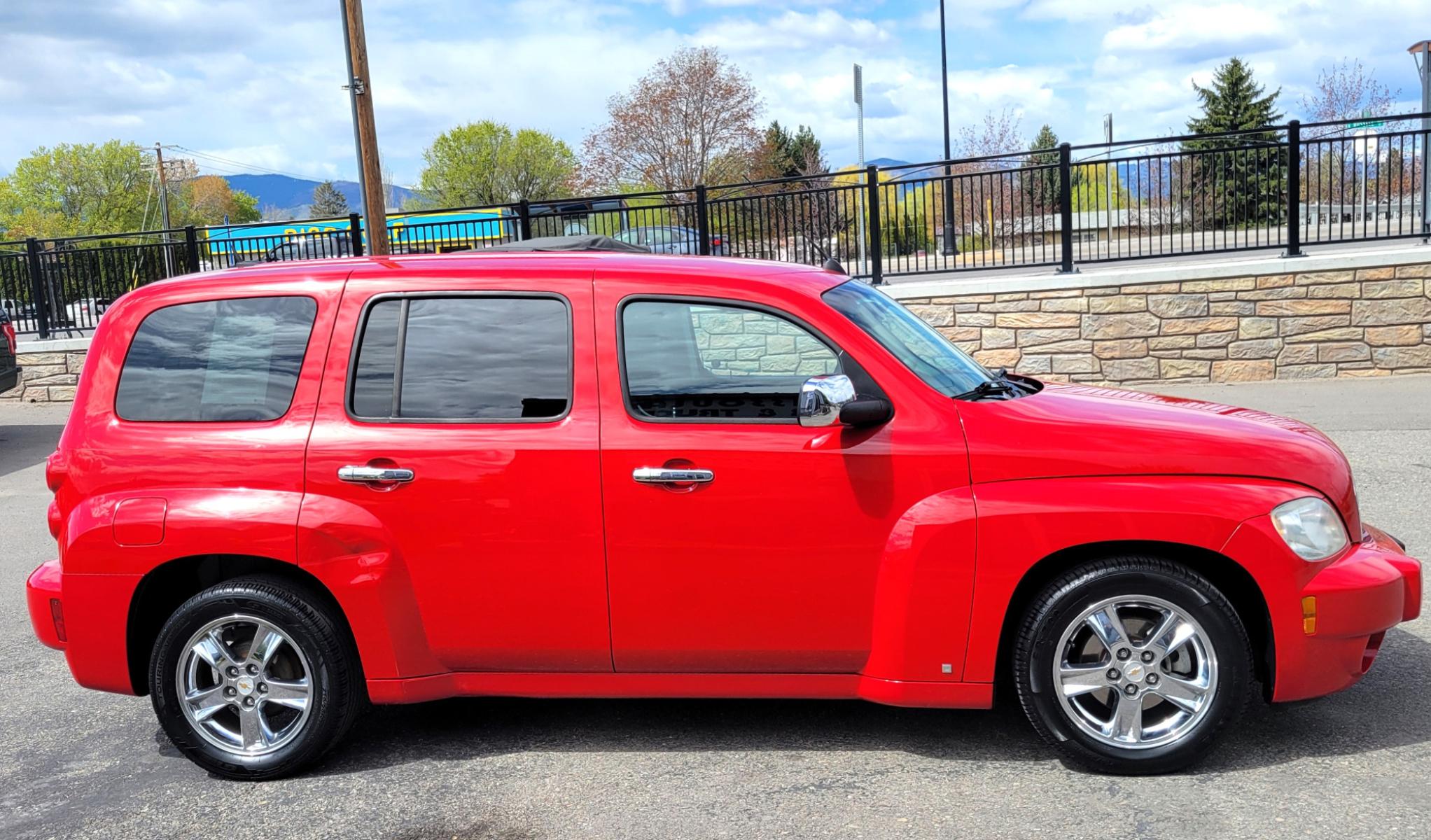 2008 Red /Gray Chevrolet HHR LT (3GNCA23D88S) with an 2.2L I4 engine, Automatic transmission, located at 450 N Russell, Missoula, MT, 59801, (406) 543-6600, 46.874496, -114.017433 - Photo #4